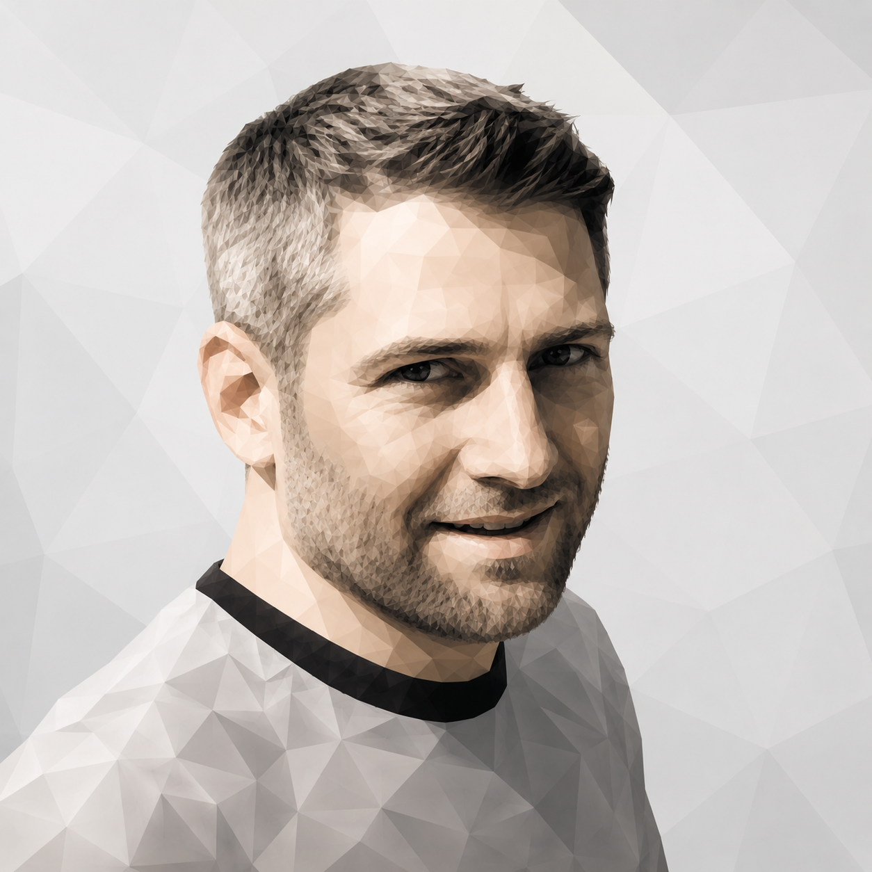 Portraitfoto von Sascha Egerer